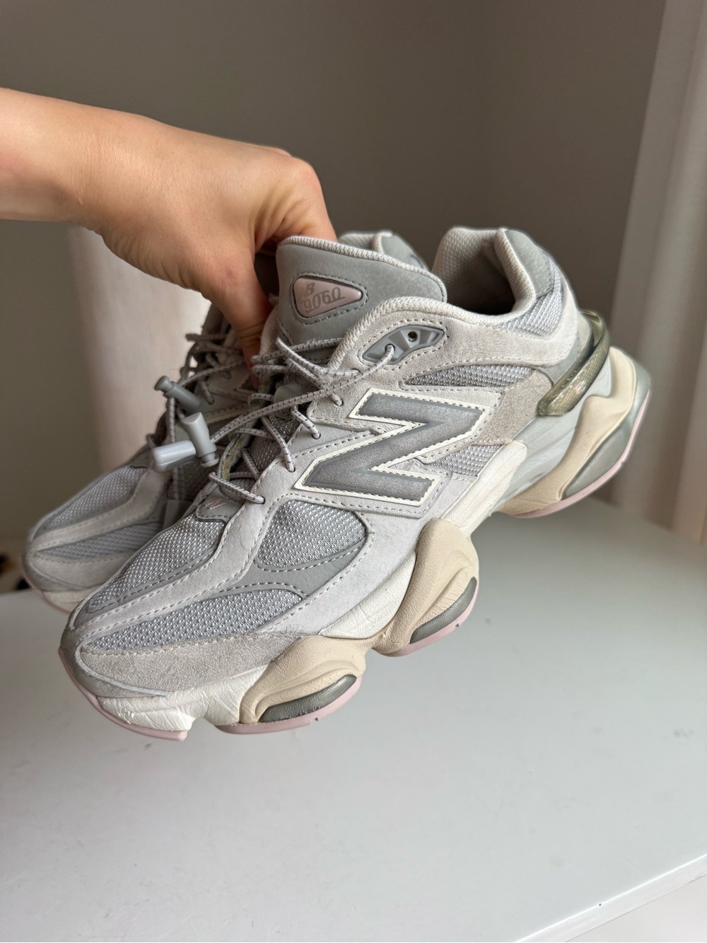 New Balance 9060 Women’s Size 9.5